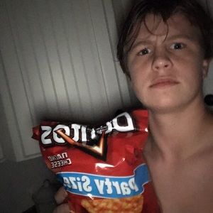 Meet your Posher, Ethan